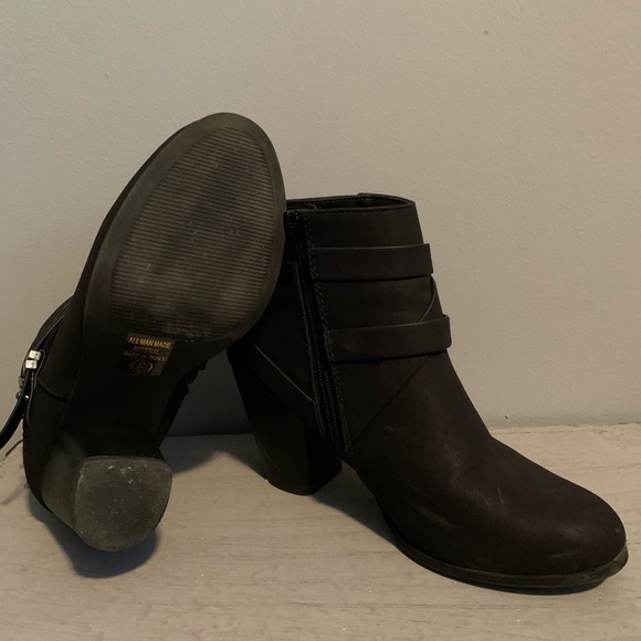 ❌SOLD Small heeled black booties like new - Picture 9 of 10